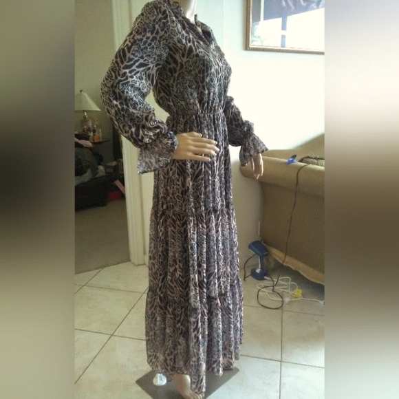 BNWOT ANIMAL PRINT MAXI DRESS LAYERED RUFFLED & LINED BY BELLA CLASS SZ. SM - Picture 8 of 9